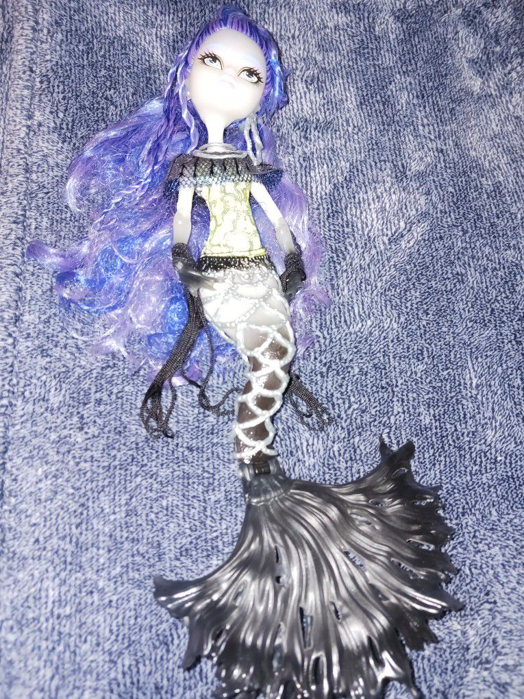 Mattel Monster High Freaky Fusion Sirena Von Boo Doll For Sale In