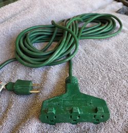 * 25 foot triple, tap electrical electric power chord.