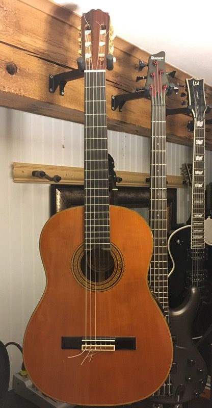 Hondo H430S Classical Acoustic Guitar with New nylon strings
