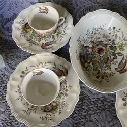 9 Pieces  , Vintage Royal  Doulton Hampshire 