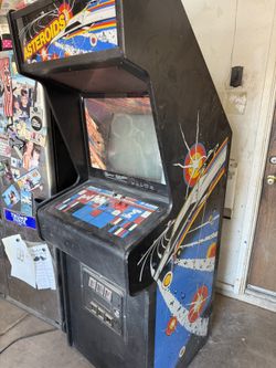 1979 Asteroids Arcade Game