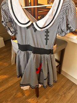 Doll costume size Medium 8-10