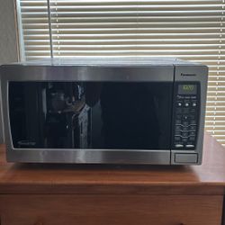 Panasonic Inverter Microwave 1250W