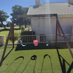 Kid Kraft Swing Set.