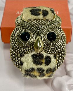 Vintage😍 Gold Tone OWL, Cheetah Faux Fur And Black Jeweled Eyes Chunky Hinged Clamp Bracelet