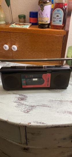Vintage Retro Mini Soundedign Am/fm cassette player