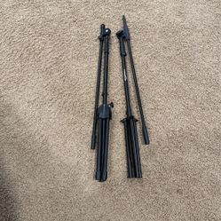 2 Mic Stands