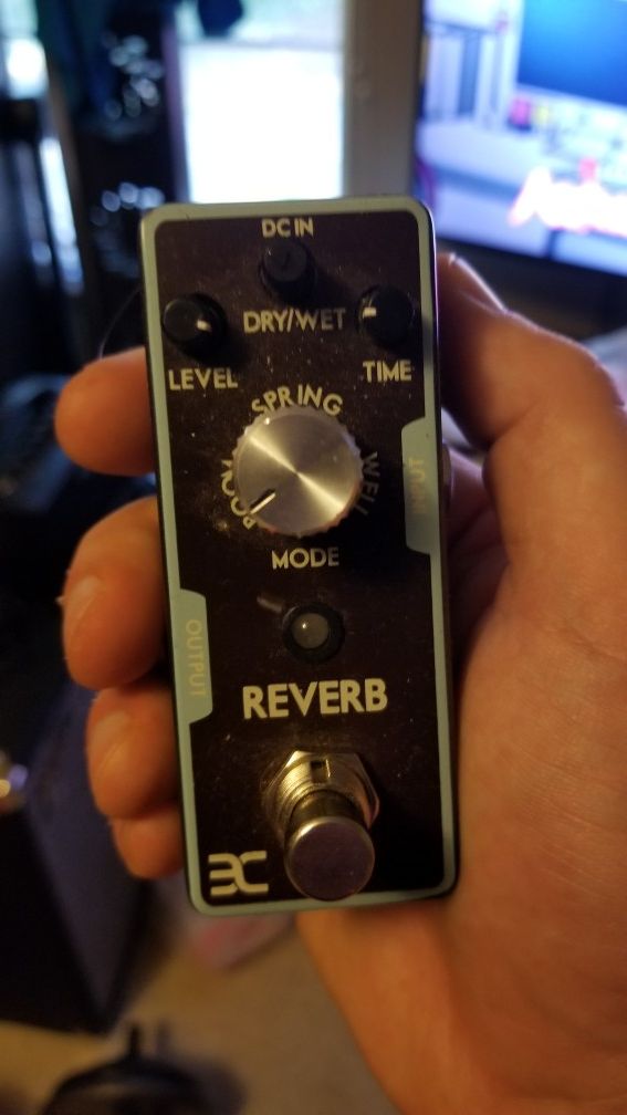 Reverb guitar effects pedal