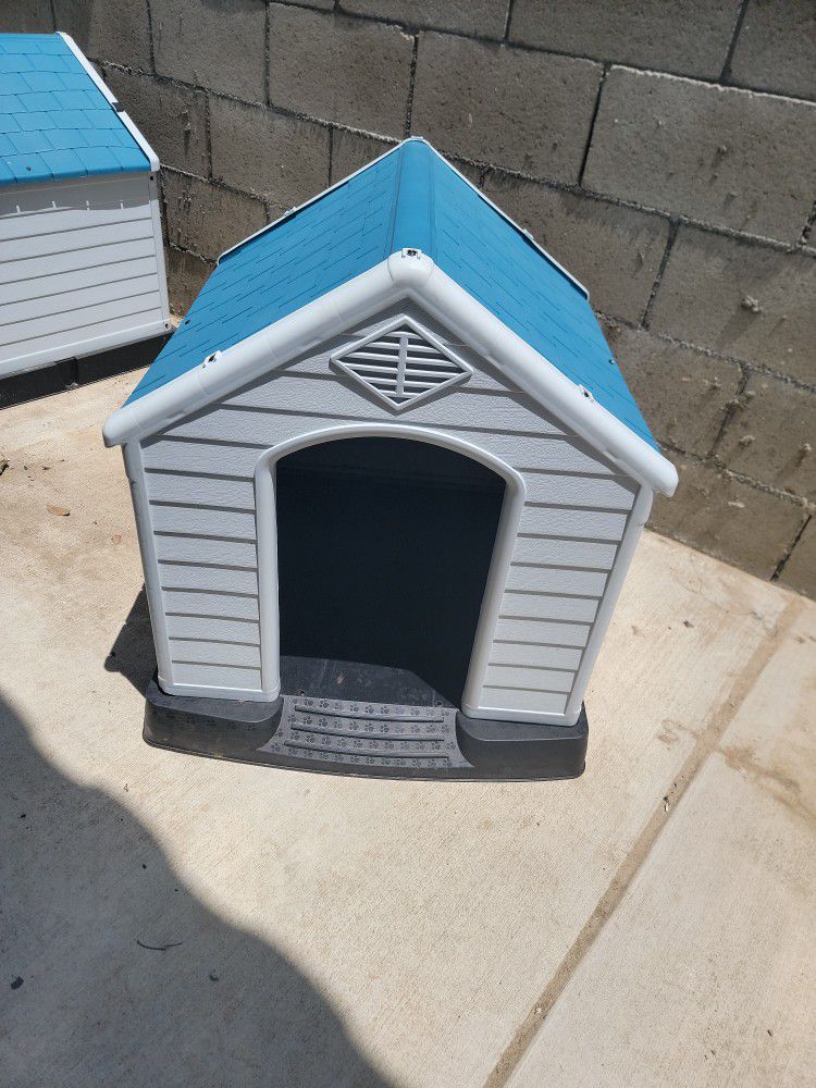 Dog House 24"×24"×25"