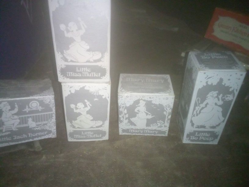 Vintage Nursery Rhymes AVON Hygiene