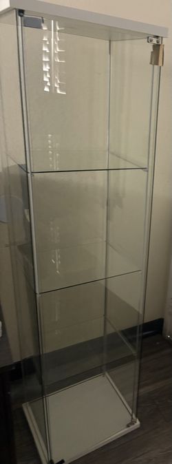 3-tier glass display case