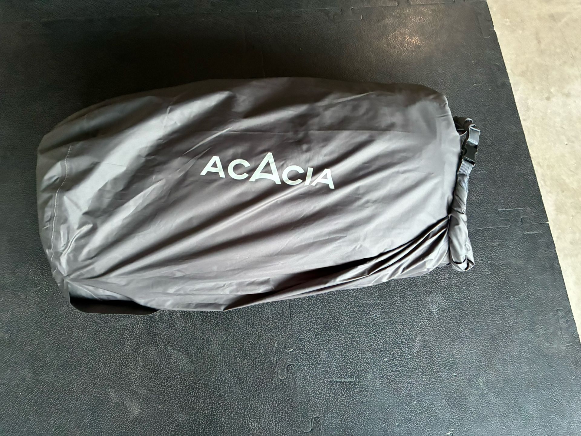 Like New Acacia Queen Size Self Inflating Camping Pad