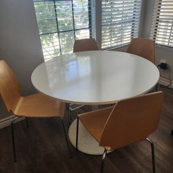 Breakfast Nook Table and 4 Chairs