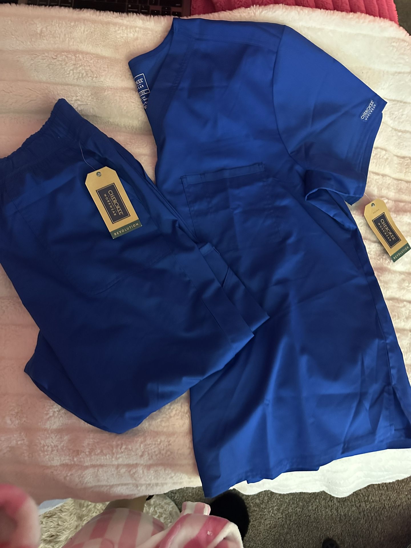 Cherokee scrub top and botttom