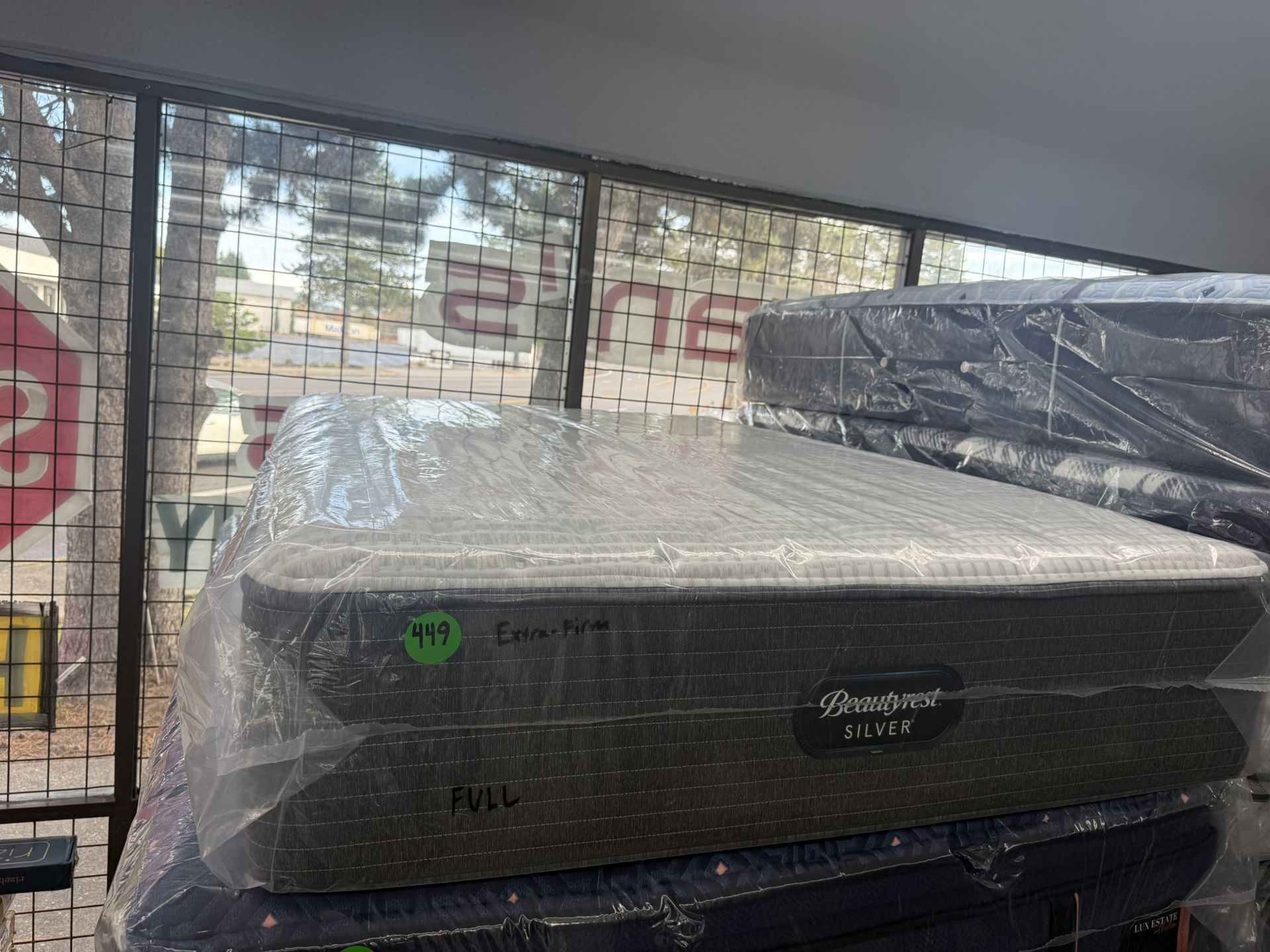 FULL SIZE SIMMONS BEAUTYREST SILVER (EXTRA-FIRM) MATTRESS & BOX SPRING BED SET