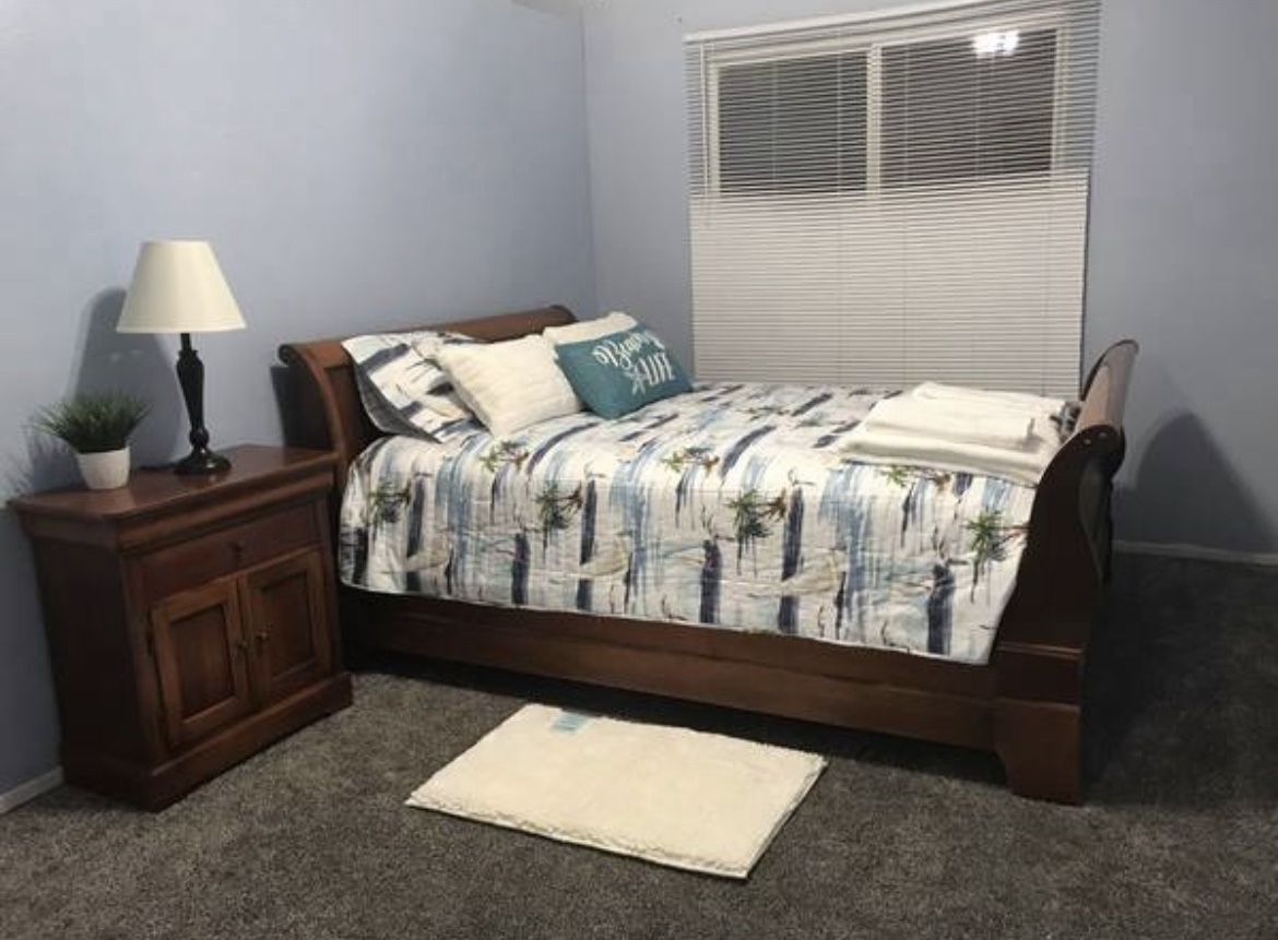 Sleigh bed and nightstand 