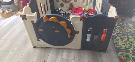 Playpen for babies or toddlers