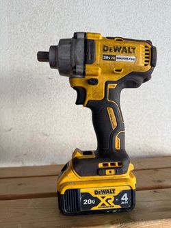 Dewalt tool and battery