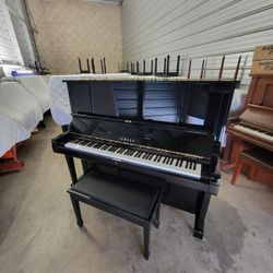 1980 Yamaha YUX,
Professionally refurbished, 
Pro delivery & tuning INCLUDED, 
(PRICE NEGOTIABLE)