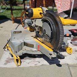 Dewalt 12" Miter Saw