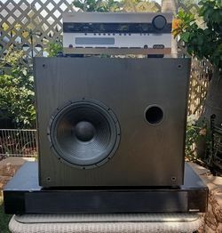 Soround Sound Amplifier Receiver 
Onkyo TX-SR606 with 5 Speakers Sound Bar and  12" Woofer