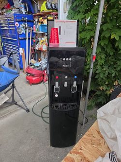 Black bottom load water dispensor Htrio