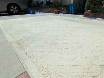 Cream colored patterned Loloi Cecelia Rug