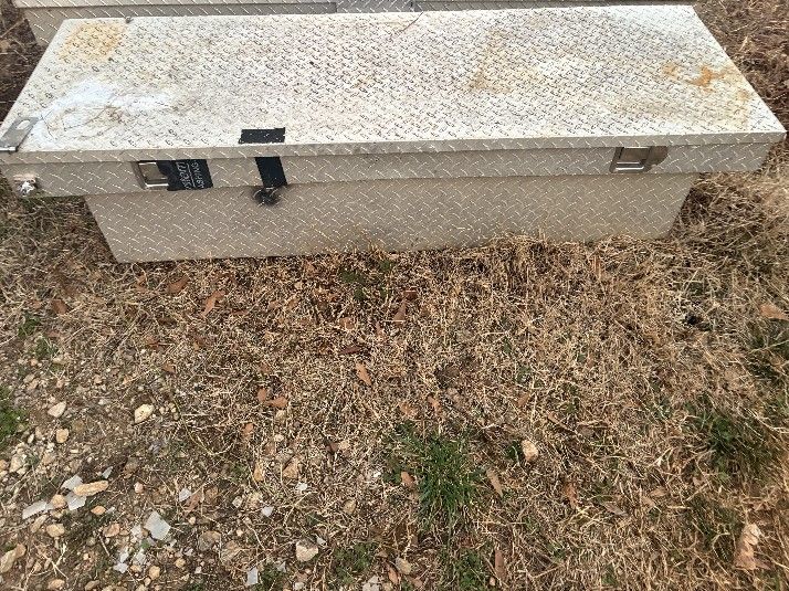 Truck Cross Over Tool Box