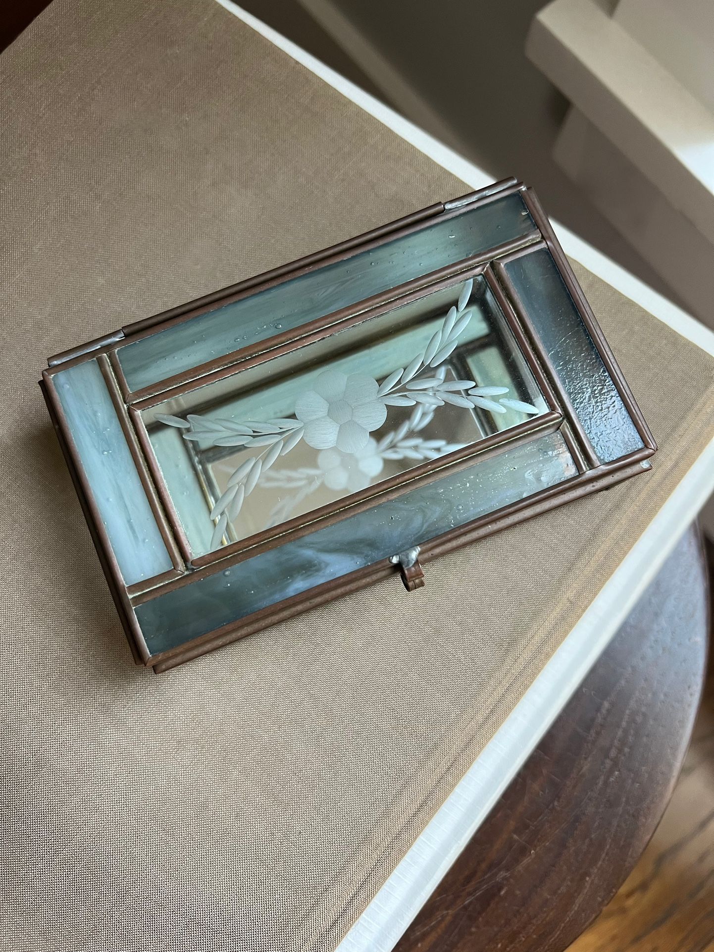 Vintage StainGlass & Mirrored Jewelry Box ( 5.2" x 3.2" ) firm on price