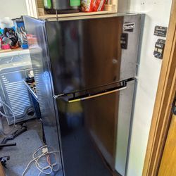 7.3 cu. ft. Compact Refrigerator / Mini Fridge