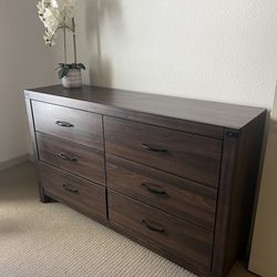Large Dresser - Excellent Condition 