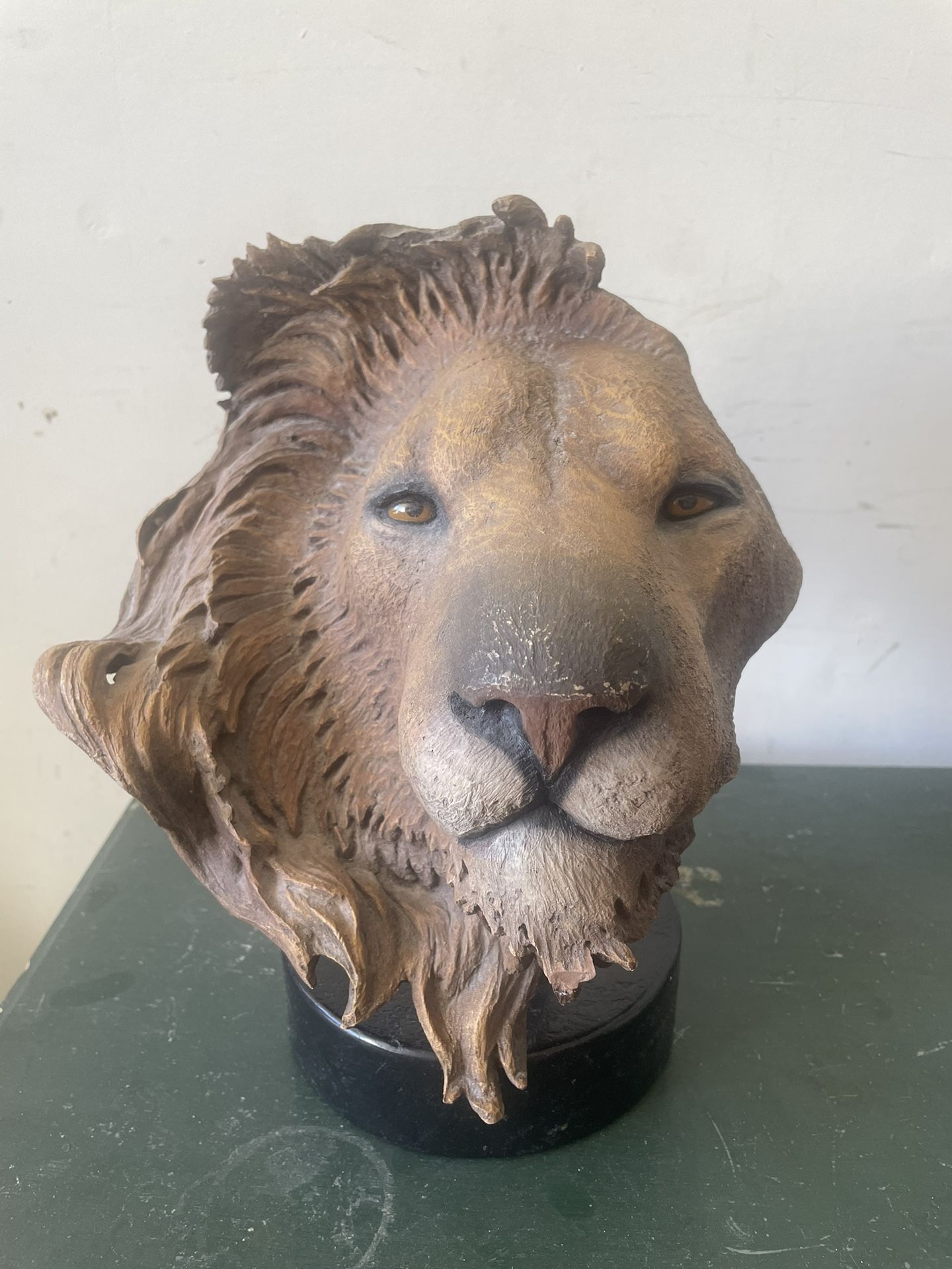 Cain ’97 Limited Edition “Taking the Lead” Lion Sculpture – #1928/2500 