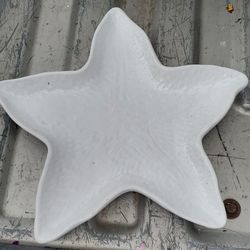  white ceramic starfish-shaped dish. 