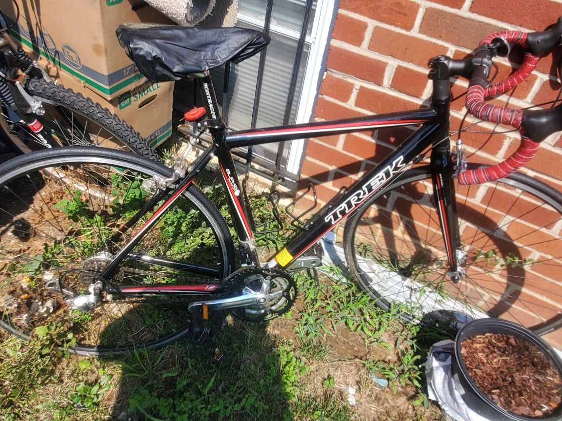 VERY NICE TREK BIKE- model BONTRAGER- Aluminum Framep