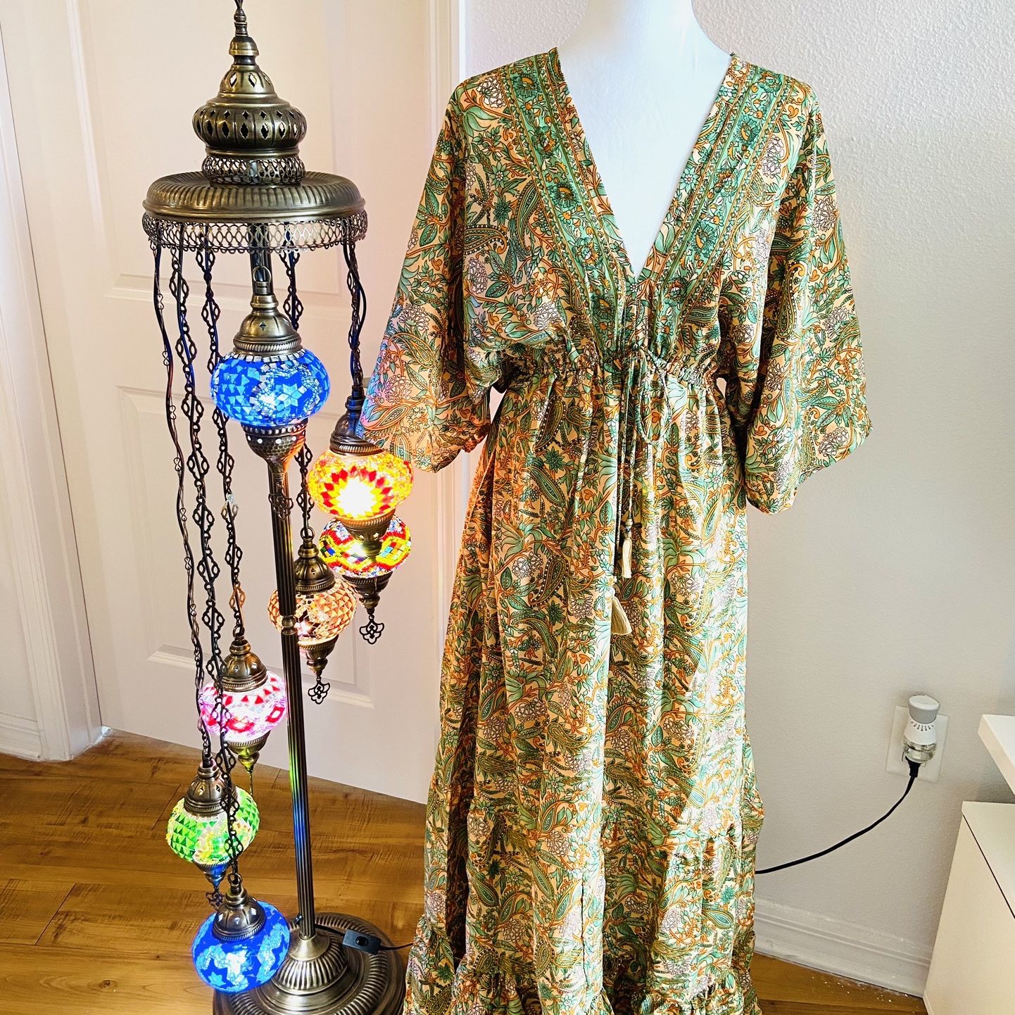 crochet lace halter dress Beige Neck Maxi with Embroidery Details Size:15 1/2  34/35 there feel Jun25-flow ✨ 𝗖𝗮𝗿𝗲 𝗧𝗶𝗽𝘀 𝗳𝗼𝗿