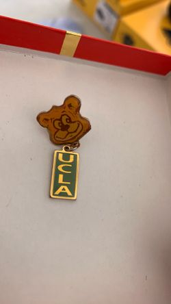 Vintage Ucla Joe bruin pin