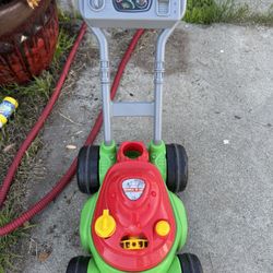 Baby/ Toddler Lawnmower Push Bubble Machine $5