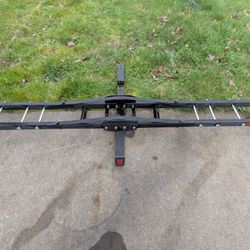Heavy-Duty Steel Hitch Motorcycle/Dirt Bike Carrier with Loading Ramp