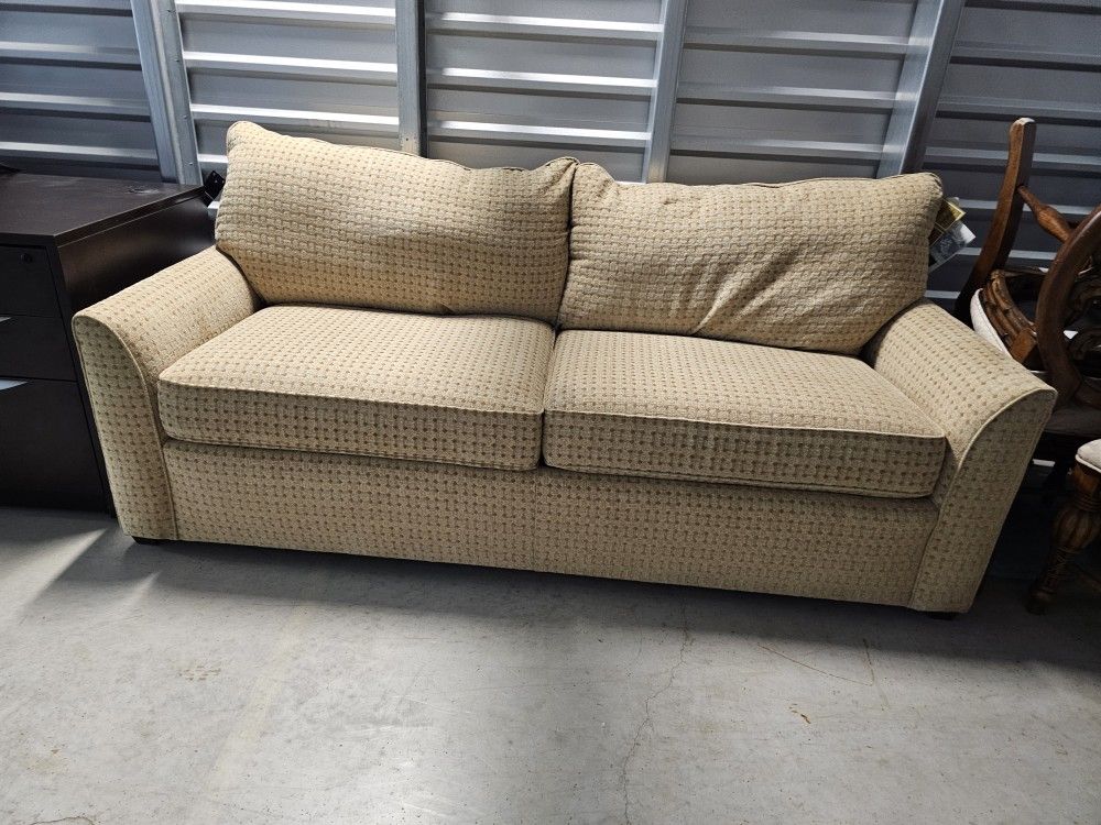 Queen Sleeper Sofa Flex Steel With 2 Matching Pillows