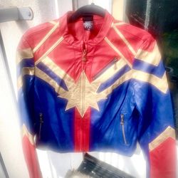 CAPTAIN MARVEL WOMEN’S JACKET-SIZE MEDIUM
