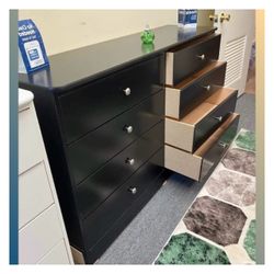 8 drawers dresser / Eight drawers dresser