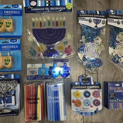 Chanukah Decoration Bundle – Dreidels, Candles, Garland & Decor Set