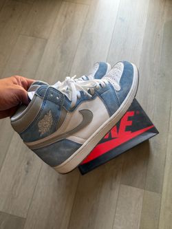 Air Jordan 1 Retro High OG ‘Hyper Royal’