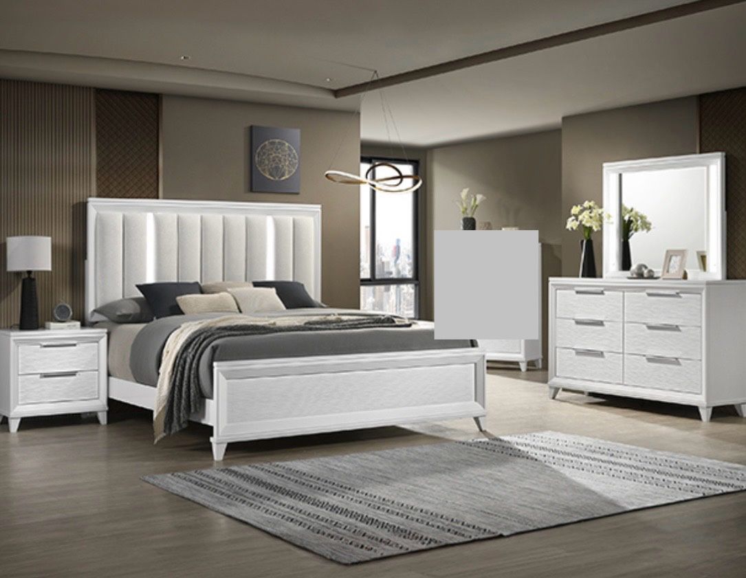 New 4pc Queen Size Bedroom Set