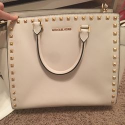 Micheal Kors studded Selma large purse!