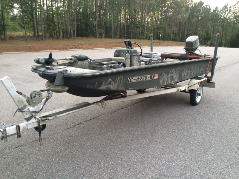 14ft. Tri Hawk fishing boat