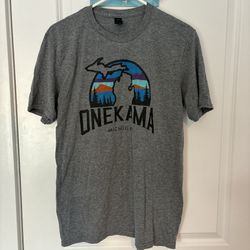 Men size medium Grey cotton Onekama Michigan graphic tee