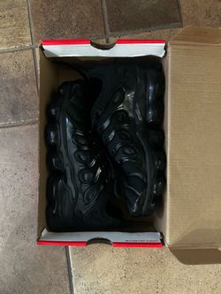 Nike Vapormaxes Black