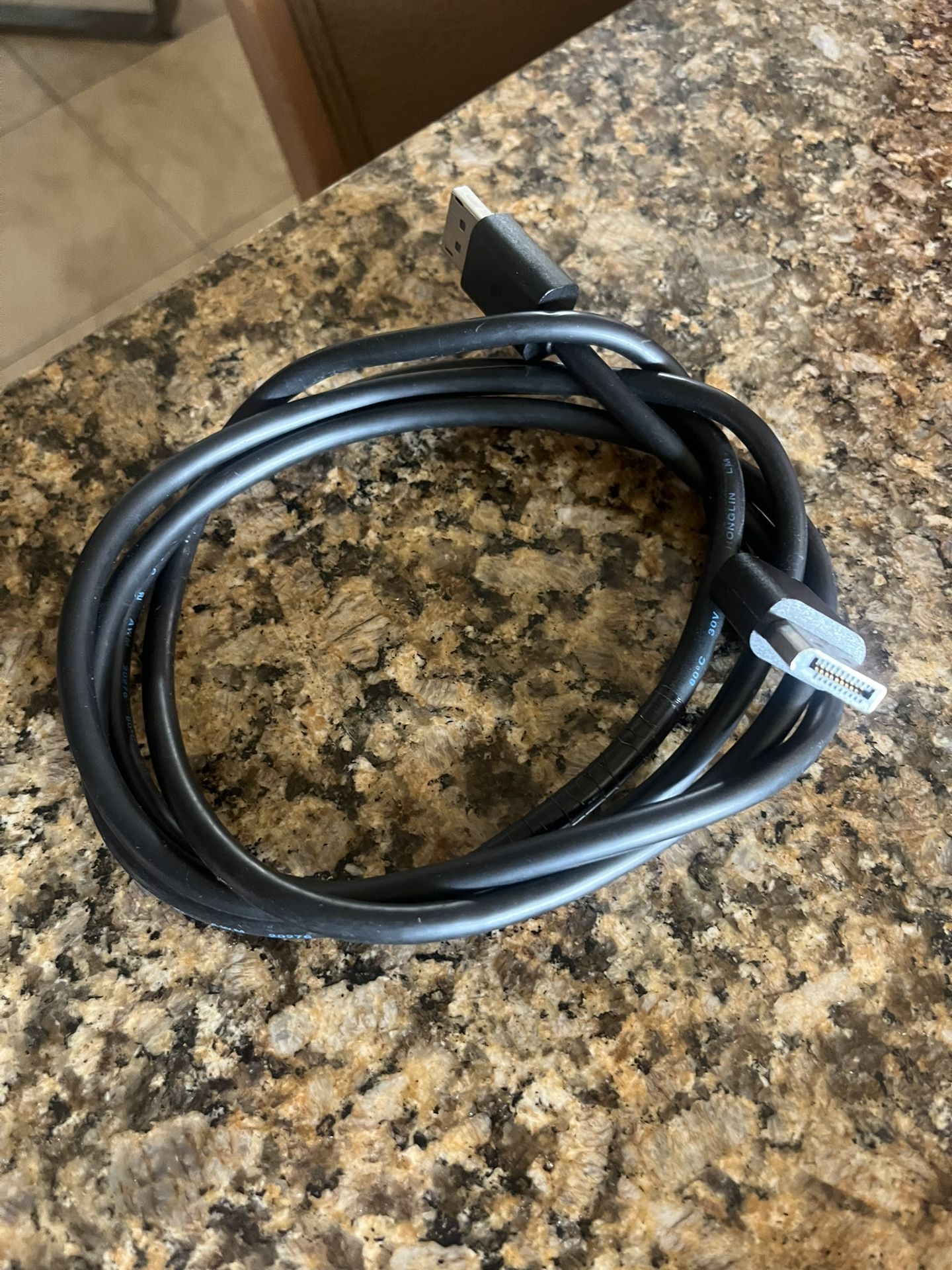 Cable DisplayPort To HDMI