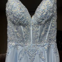 BRAND NEW Light Blue Chiffon Prom Dress, Embellished Bodice, Size 2, Short train, *WITH POCKETS!!